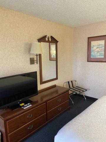 Americoast Inn Brookings Bagian luar foto