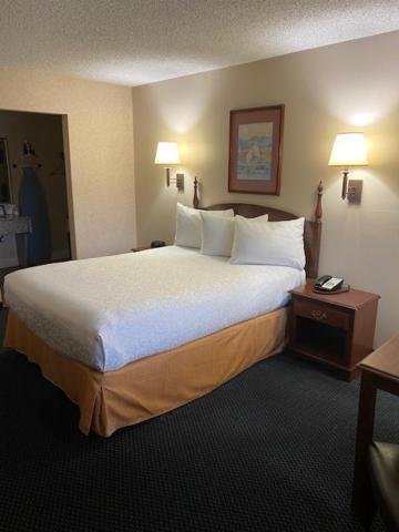 Americoast Inn Brookings Bagian luar foto