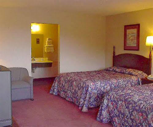 Americoast Inn Brookings Bagian luar foto