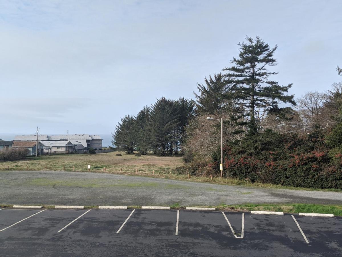 Americoast Inn Brookings Bagian luar foto